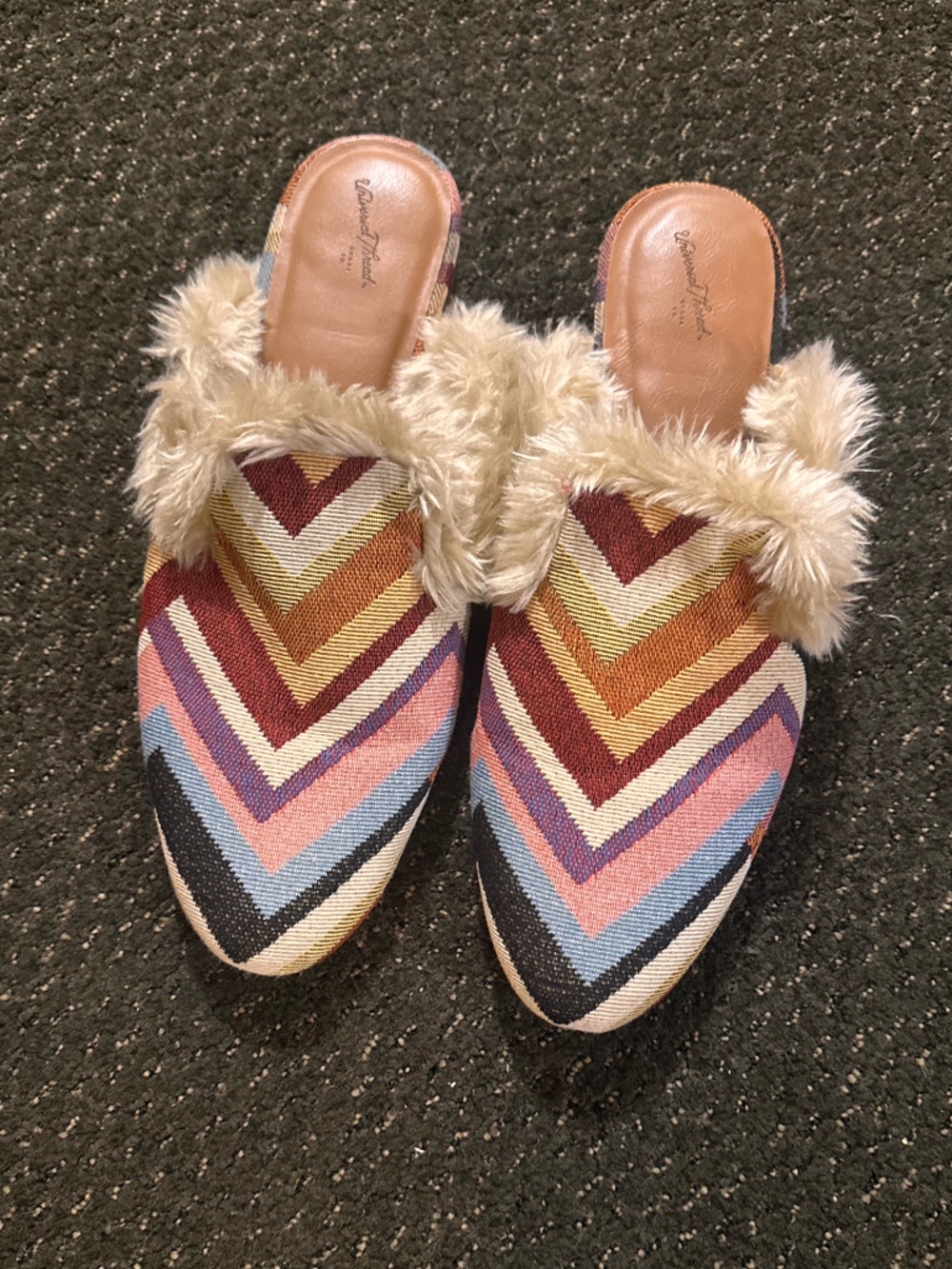 Universal Thread Women's Bibiana Faux Fur Lined Chevron Mules Size 11
